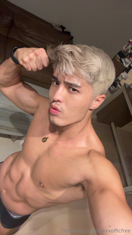 Foto desnuda filtrada de OnlyFans de Elixxxofficfree