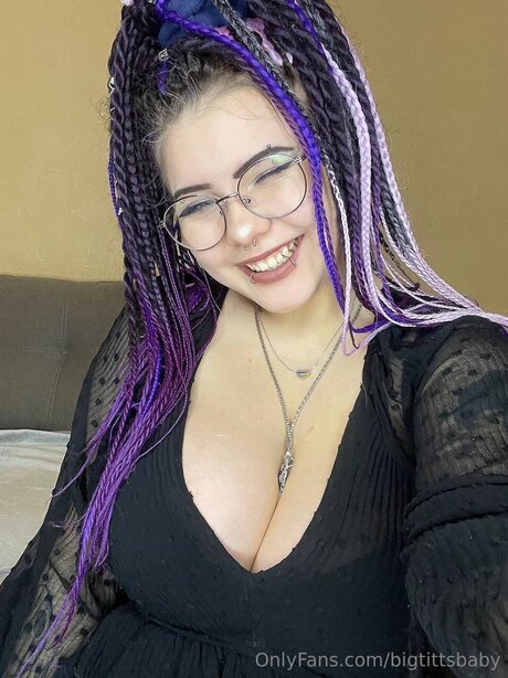 Foto desnuda filtrada de OnlyFans de Bigtittsbaby