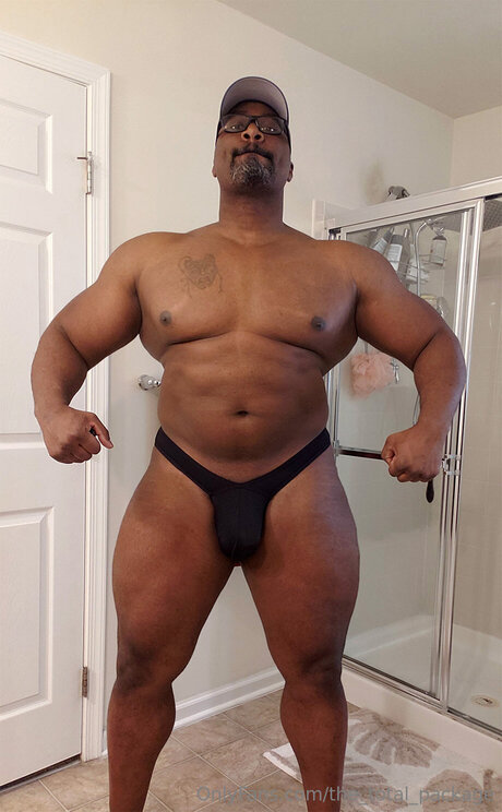 Foto desnuda filtrada de OnlyFans de The Total Package
