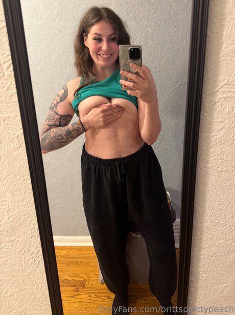 Foto desnuda filtrada de OnlyFans de Brittsprettypeach