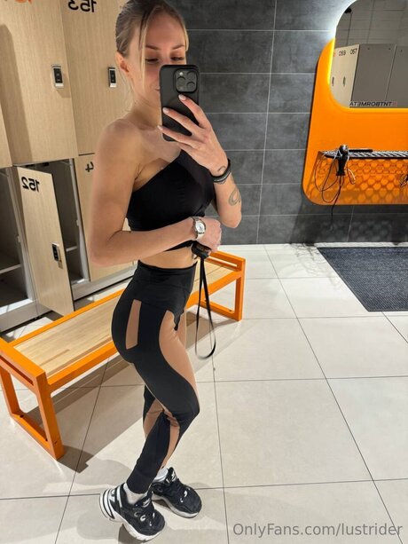 Foto desnuda filtrada de OnlyFans de Lustrider