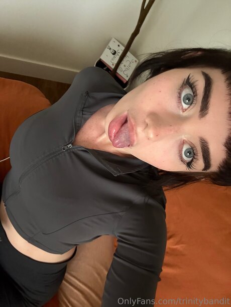Foto desnuda filtrada de OnlyFans de Trinitybandit