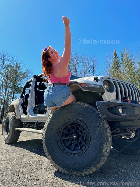Isla Moontv