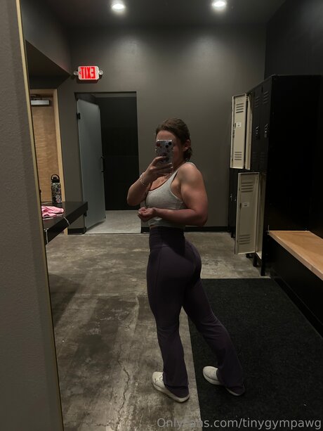 Tinygympawg