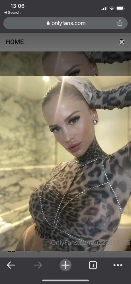 Foto desnuda filtrada de OnlyFans de R33