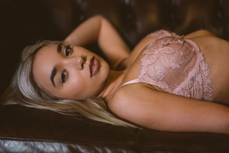 Foto desnuda filtrada de OnlyFans de Ella Baig