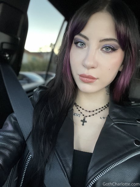 Foto desnuda filtrada de OnlyFans de Charlotte Sartre