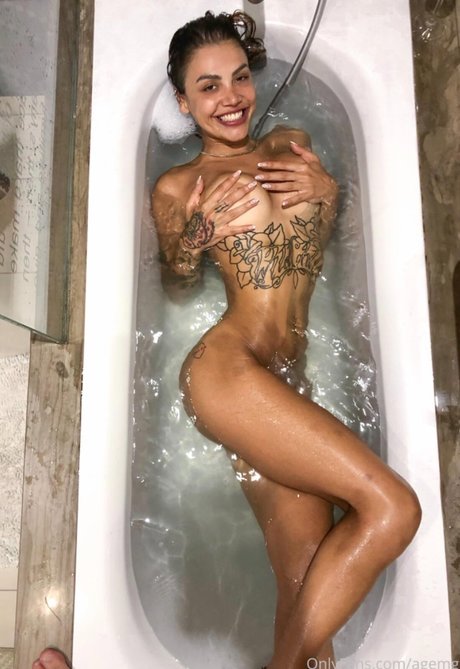 Foto desnuda filtrada de OnlyFans de Agemg Ecem
