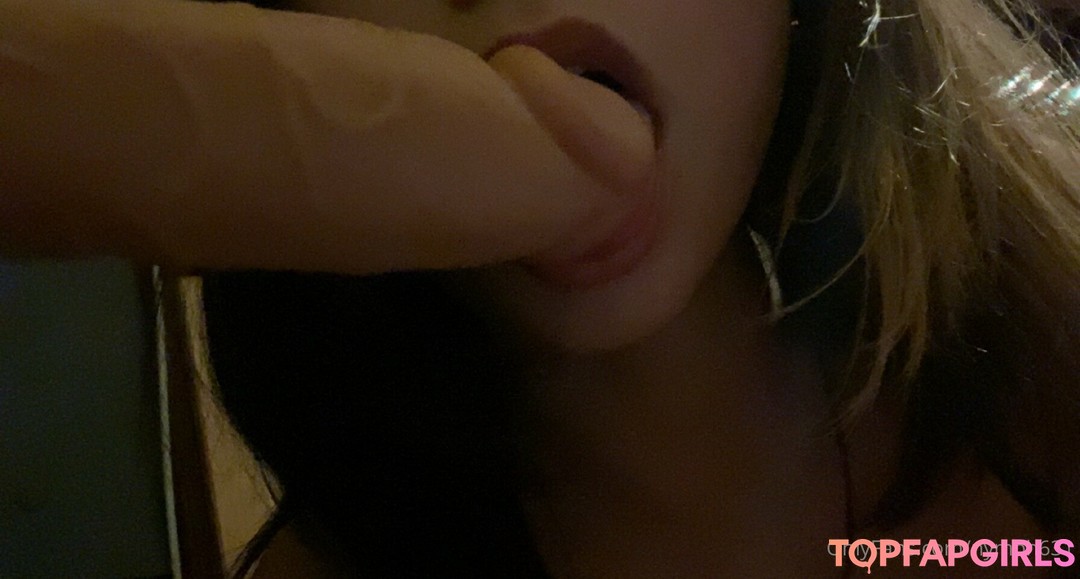 Foto desnuda filtrada de OnlyFans de Charlotte Dana #68 Foto desnuda filtrada de OnlyFans de Charlotte Dana #68