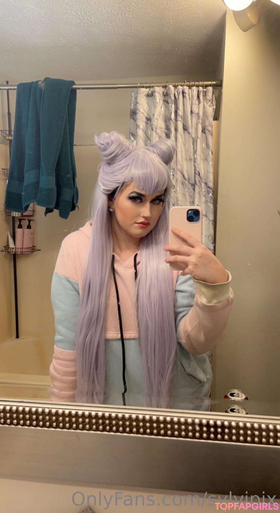 Foto desnuda filtrada de OnlyFans de Sylvipix Young Goth Milf #8 Foto desnuda filtrada de OnlyFans de Sylvipix Young Goth Milf #8