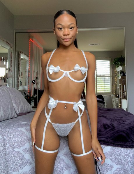 Foto desnuda filtrada de OnlyFans de Karlie K