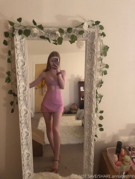 Foto desnuda filtrada de OnlyFans de Annabeth Davies