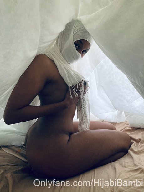 Foto desnuda filtrada de OnlyFans de Hijabi Bambi