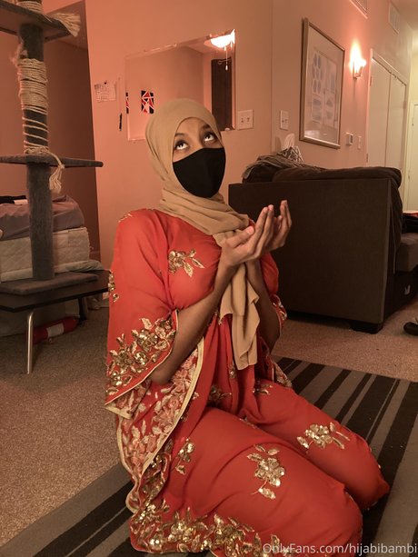 Foto desnuda filtrada de OnlyFans de Hijabi Bambi