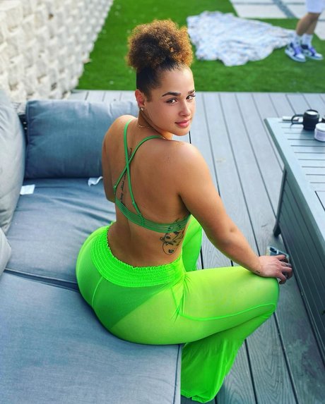 Foto desnuda filtrada de OnlyFans de Janae Girard