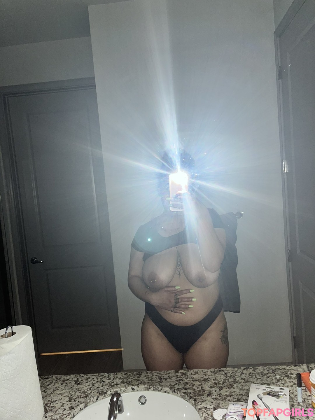 Foto desnuda filtrada de OnlyFans de Vixxenxoxo #12 Foto desnuda filtrada de OnlyFans de Vixxenxoxo #12