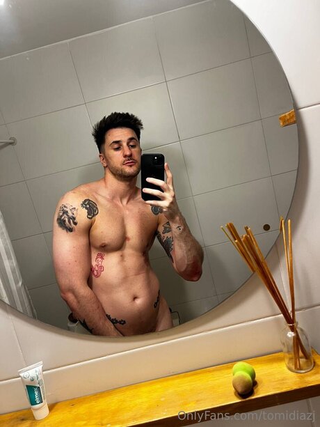 Foto desnuda filtrada de OnlyFans de Tomidiazj