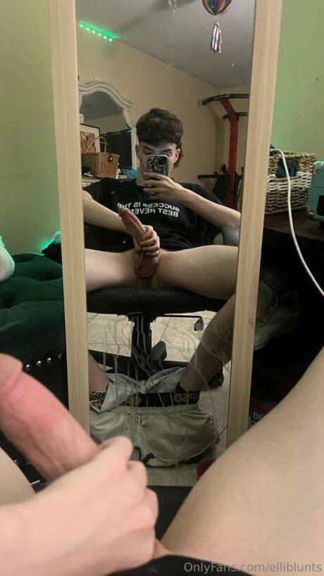 Foto desnuda filtrada de OnlyFans de Elliblunts