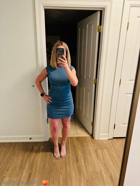 Peachhautewife