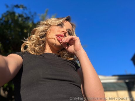 Foto desnuda filtrada de OnlyFans de Annaclairecloudsfree