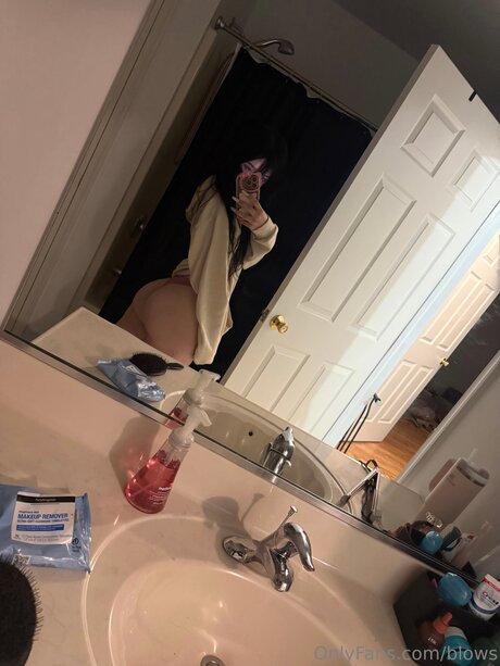 Foto desnuda filtrada de OnlyFans de Blows