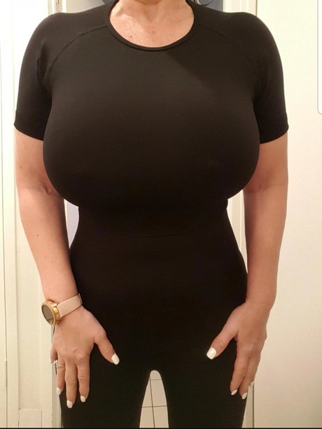 Foto desnuda filtrada de OnlyFans de Monte Rae