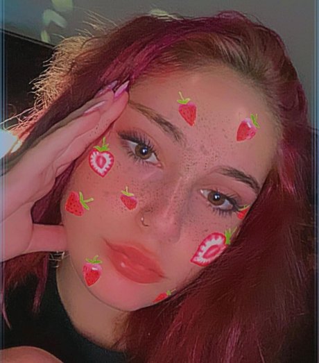 Foto desnuda filtrada de OnlyFans de Gothicbratgf