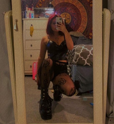 Foto desnuda filtrada de OnlyFans de Gothicbratgf