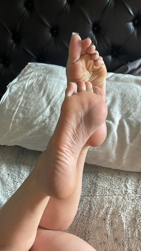 Waifu Feet Milk