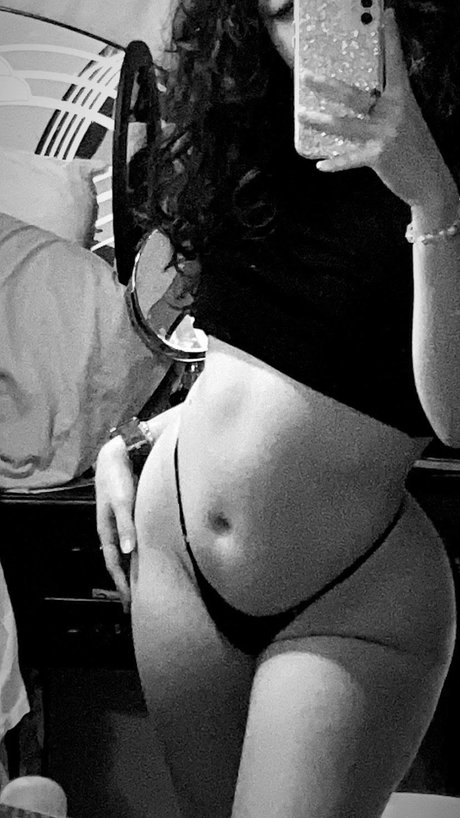 Foto desnuda filtrada de OnlyFans de Ley Ley