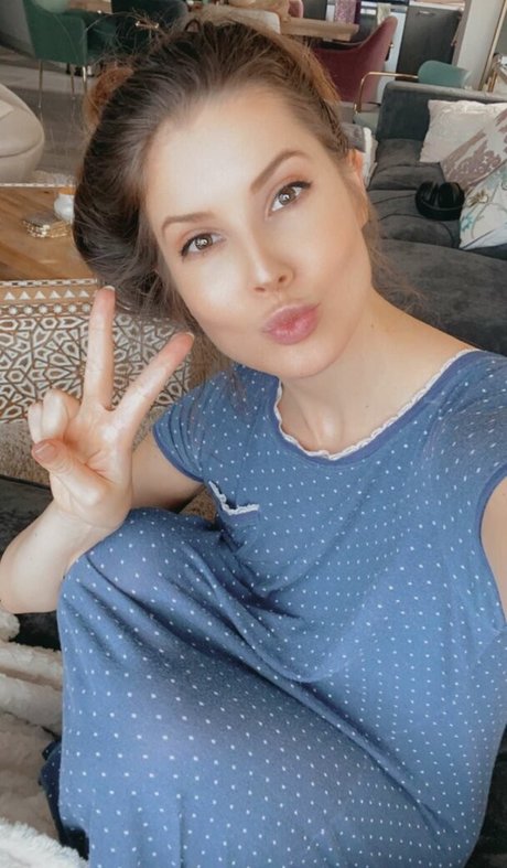 Amanda Cerny