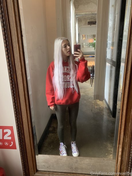 Eva Elfie