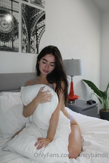 Foto desnuda filtrada de OnlyFans de Trinity Bandit