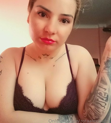 Foto desnuda filtrada de OnlyFans de Zotaalexandra