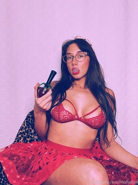 Molly Dixx