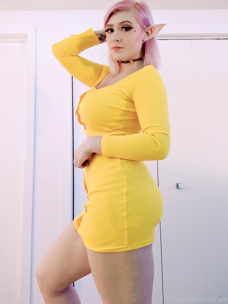 Seviria Cosplay