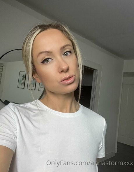 Foto desnuda filtrada de OnlyFans de Annastormxxx