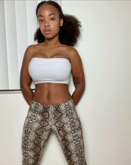 Foto desnuda filtrada de OnlyFans de Zuribellarose