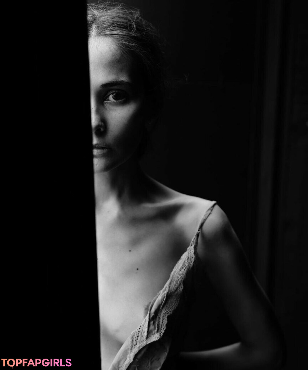 Foto desnuda filtrada de OnlyFans de Zukhra Galina #14 Foto desnuda filtrada de OnlyFans de Zukhra Galina #14