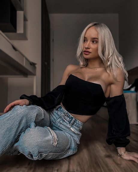 Foto desnuda filtrada de OnlyFans de Zuzana Kardos