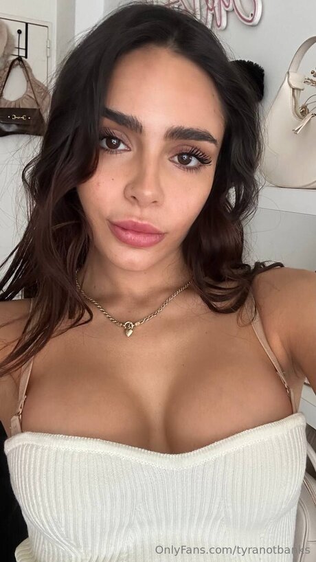 Foto desnuda filtrada de OnlyFans de Tyranotbanks