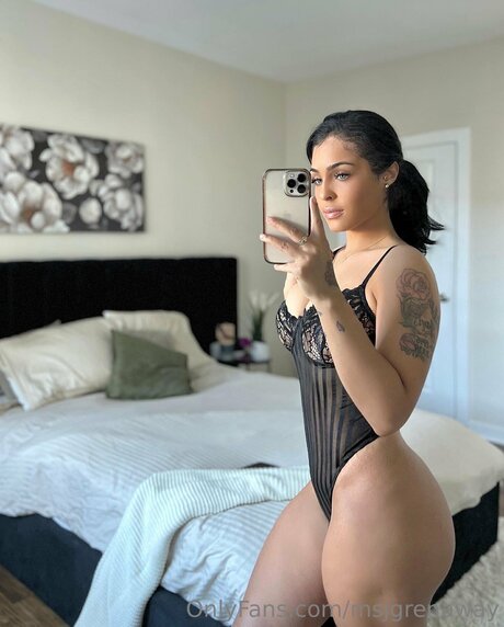 Foto desnuda filtrada de OnlyFans de Msjgrenaway