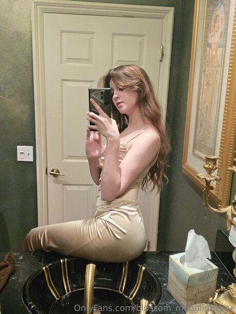 Foto desnuda filtrada de OnlyFans de Blossom Moonlightfree