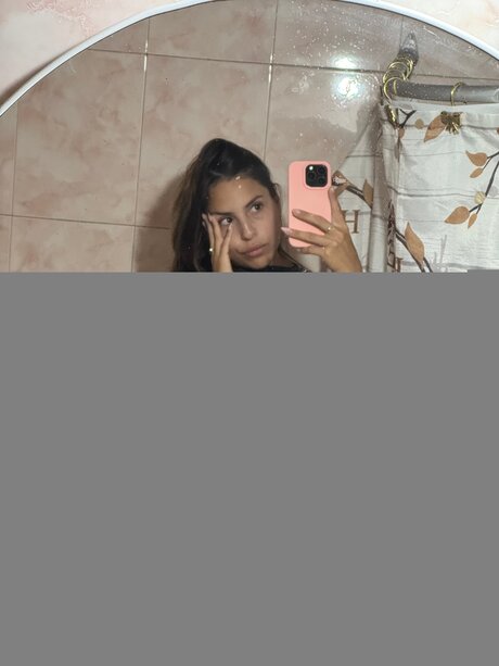 Foto desnuda filtrada de OnlyFans de Fativiki