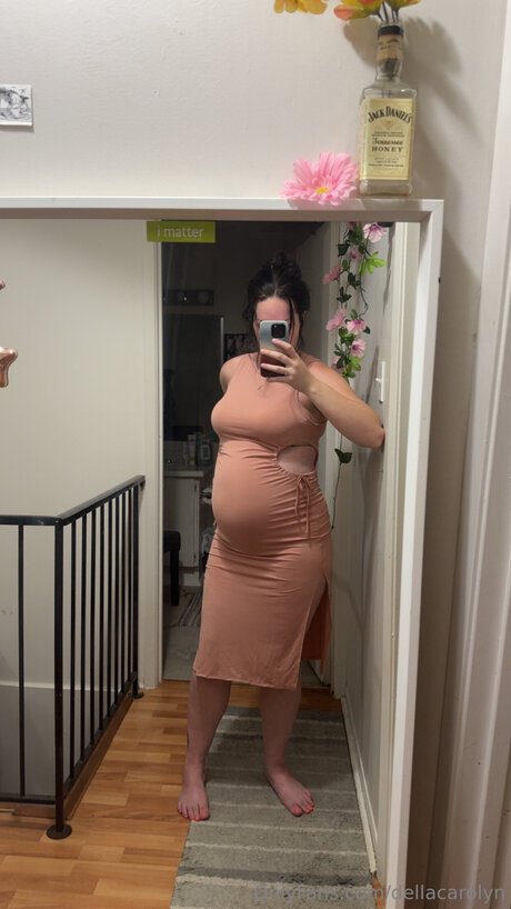 Dellacarolyn
