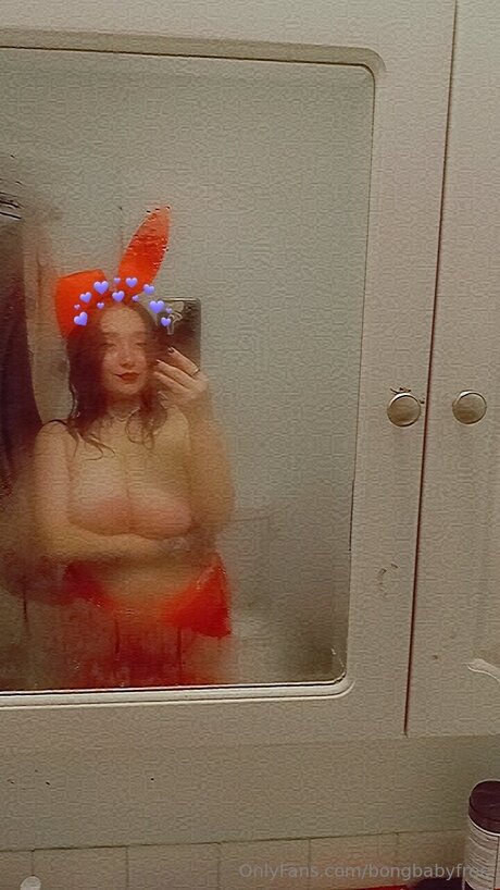 Foto desnuda filtrada de OnlyFans de Bongbabyfree