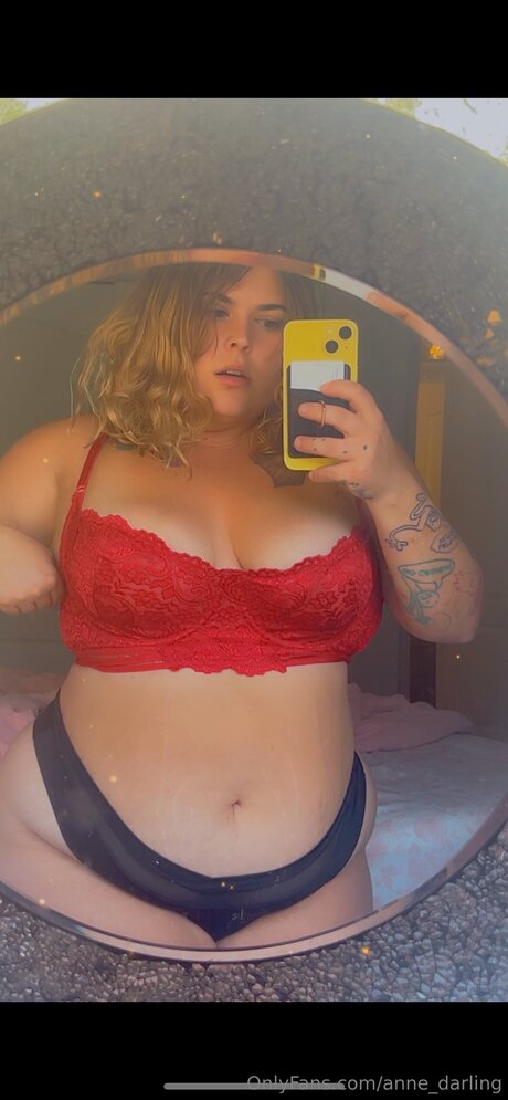 Foto desnuda filtrada de OnlyFans de Anne Darling