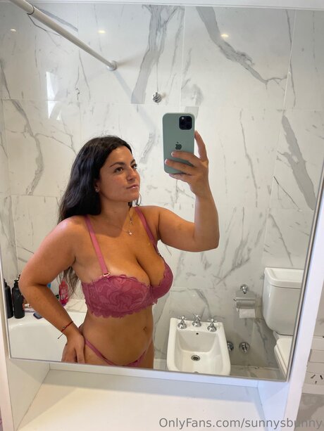 Foto desnuda filtrada de OnlyFans de Sunnysbunny