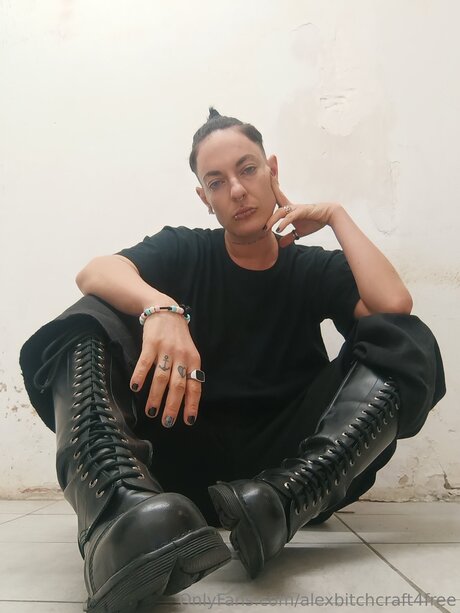 Alexbitchcraft4free