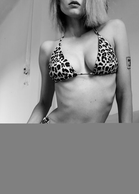 Foto desnuda filtrada de OnlyFans de Zu Zakova Free